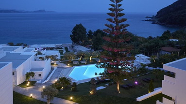Lichnos Beach Hotel & Suites