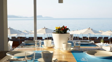 Lichnos Beach Hotel & Suites