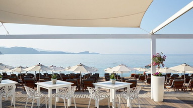 Lichnos Beach Hotel & Suites