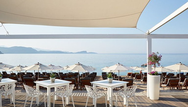 Lichnos Beach Hotel & Suites