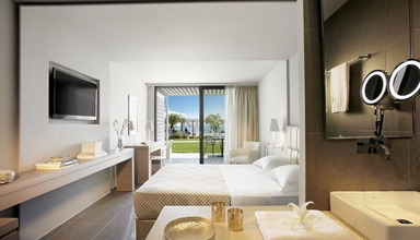 Lichnos Beach Hotel & Suites