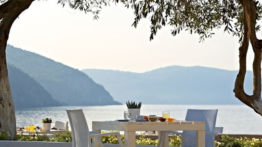 Lichnos Beach Hotel & Suites