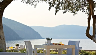 Lichnos Beach Hotel & Suites