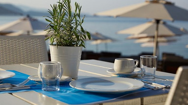 Lichnos Beach Hotel & Suites
