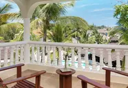 Lifestyle Crown Residence Suites