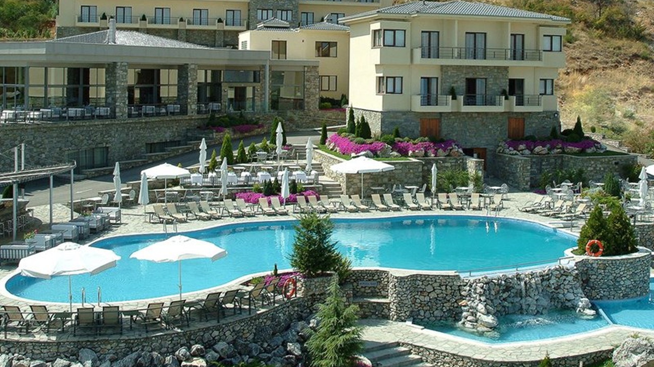 Limneon Resort