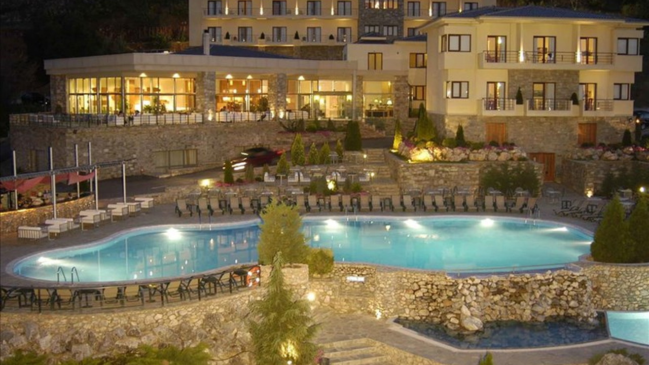Limneon Resort