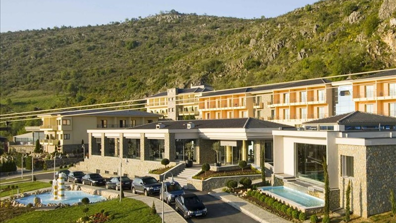 Limneon Resort