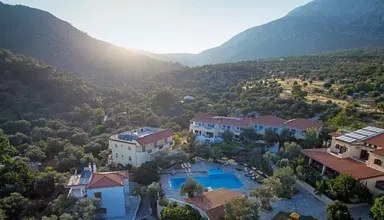 Limnionas Bay Village
