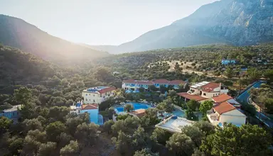 Limnionas Bay Village