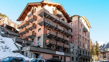 Limone Palace