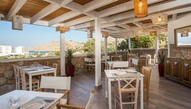 Lindos White Hotel & Suites