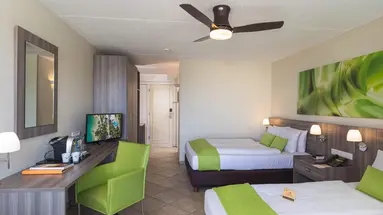 Lions Dive & Beach Resort