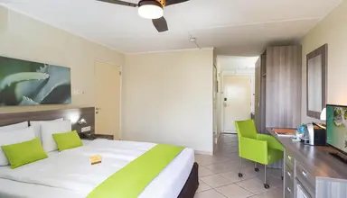Lions Dive & Beach Resort