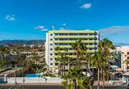 LIVVO Anamar Suites