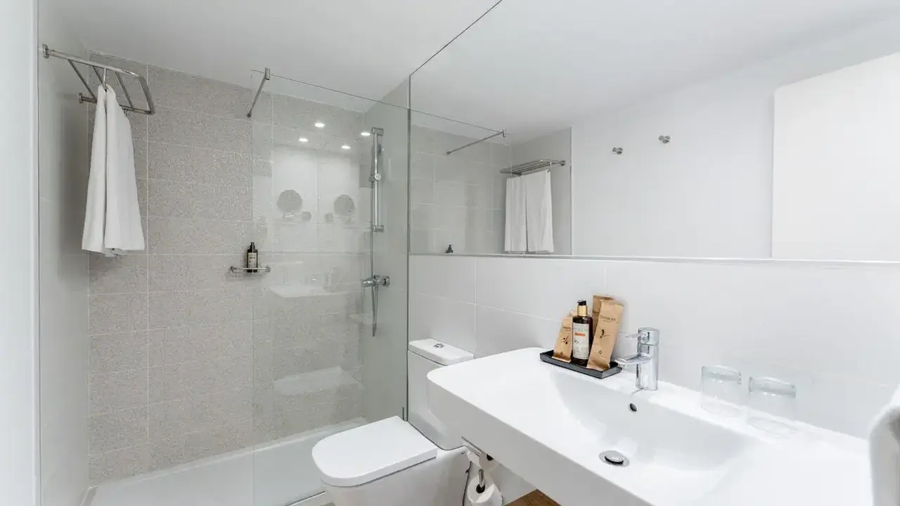 LIVVO Anamar Suites
