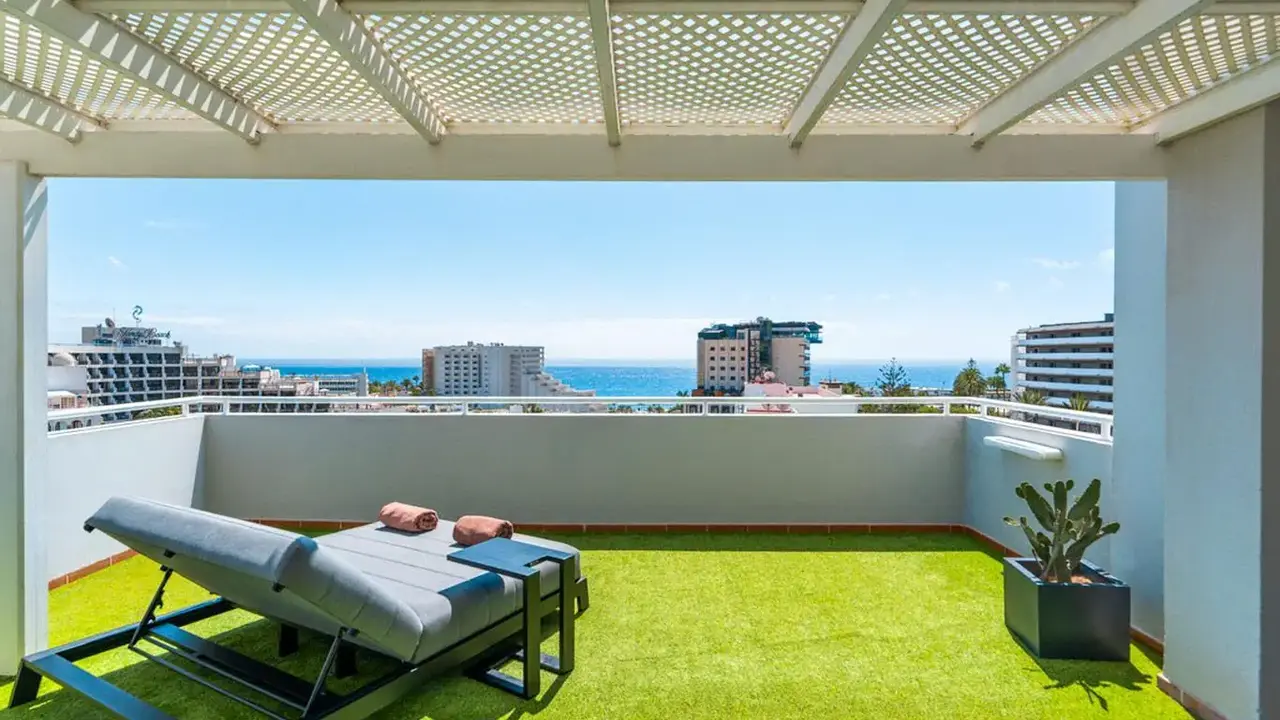 LIVVO Anamar Suites