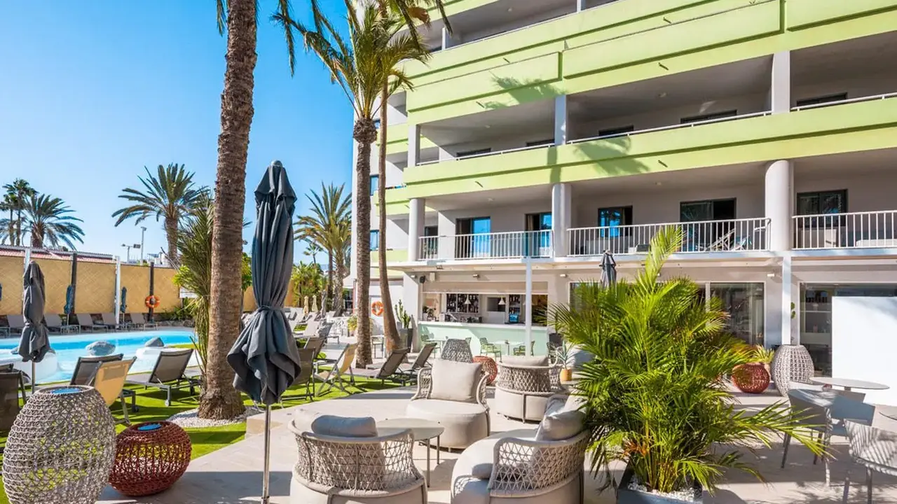 LIVVO Anamar Suites