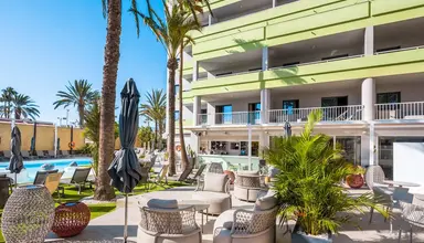 LIVVO Anamar Suites
