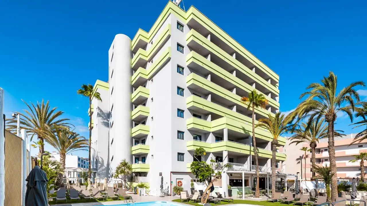 LIVVO Anamar Suites