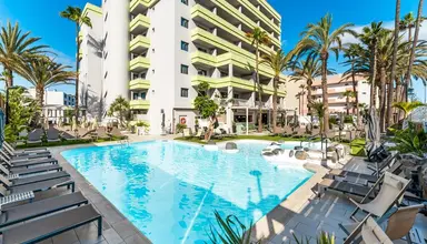 LIVVO Anamar Suites