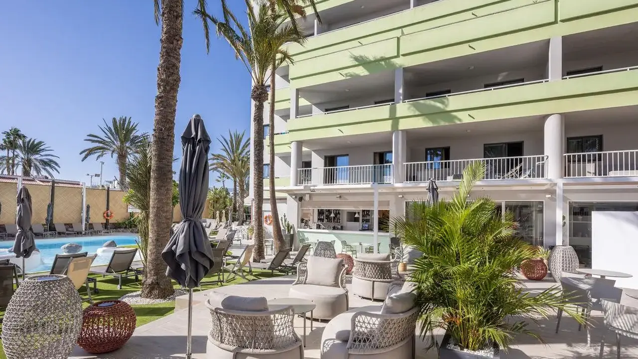 LIVVO Anamar Suites