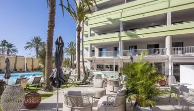 LIVVO Anamar Suites