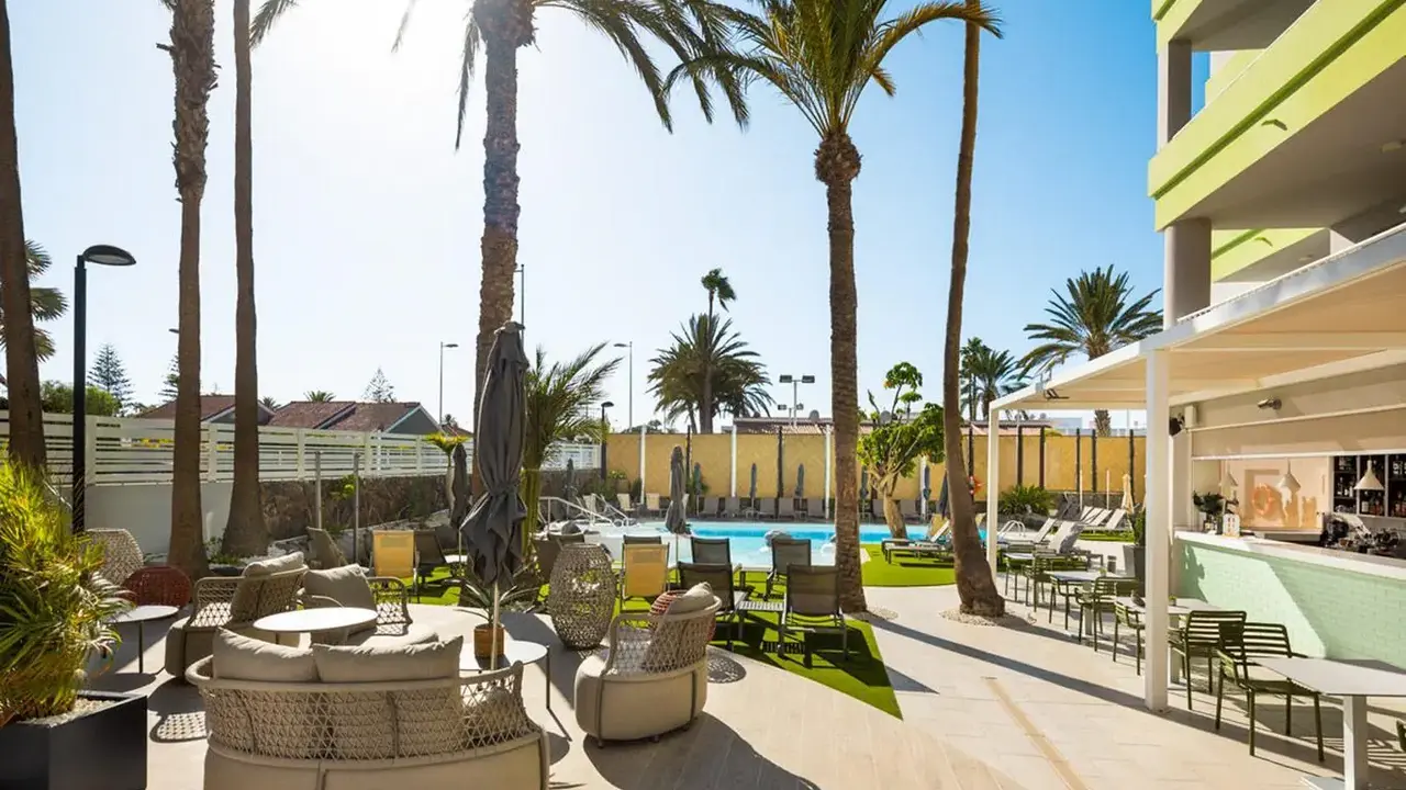 LIVVO Anamar Suites