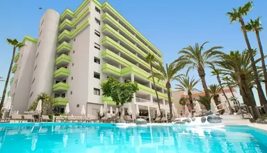 LIVVO Anamar Suites