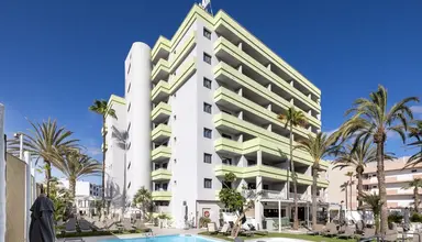 LIVVO Anamar Suites