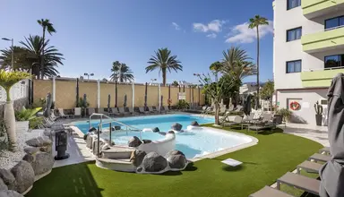 LIVVO Anamar Suites