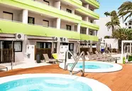 LIVVO Anamar Suites