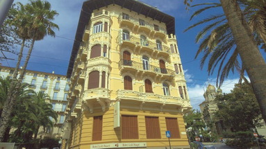 Lolli Palace