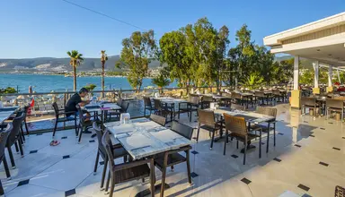 Long Beach Club Nature