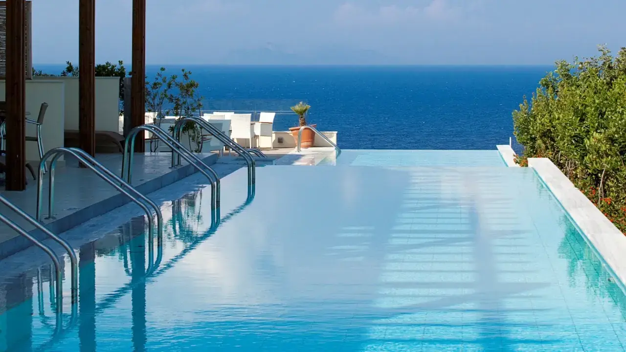 Louis Apostolata Island Resort