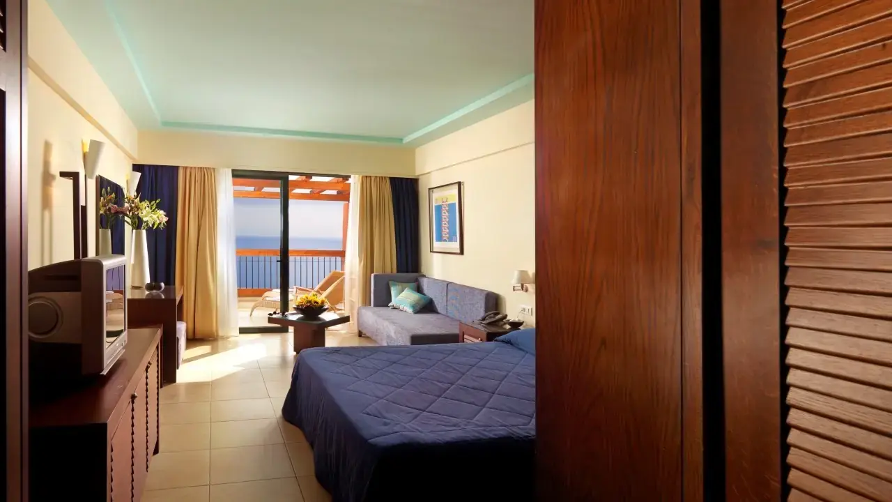 Louis Apostolata Island Resort