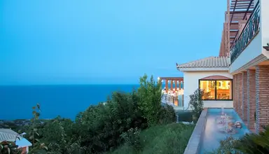 Louis Apostolata Island Resort
