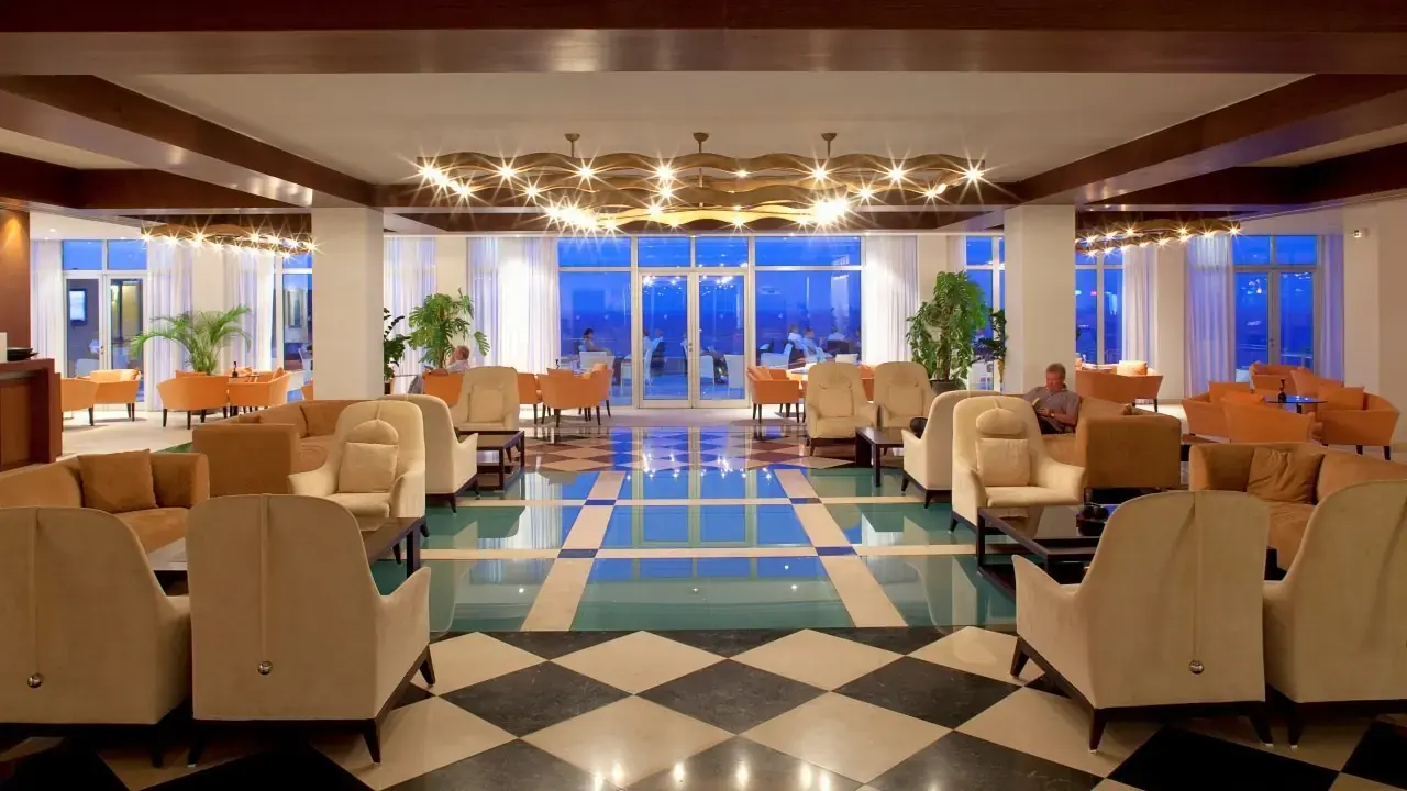 Louis Apostolata Island Resort