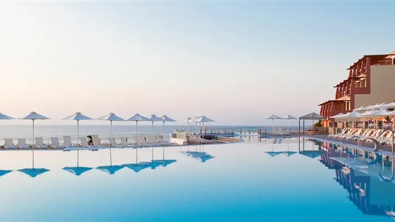 Louis Apostolata Island Resort