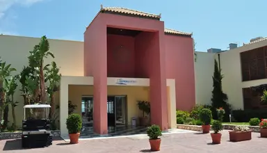 Louis Apostolata Island Resort