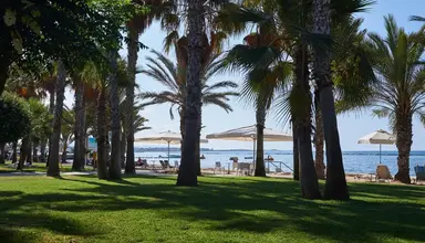 Louis Phaethon Beach