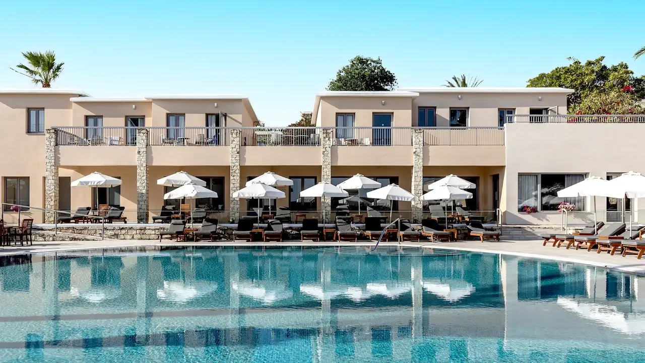 Louis St. Elias Resort & Waterpark