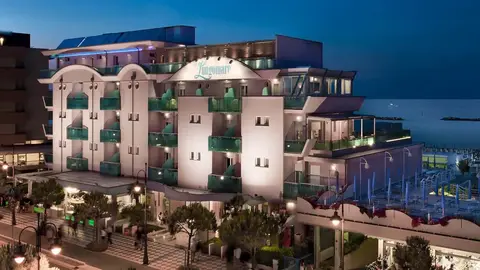 Hotel Lungomare (Villamarina Cesenatico)