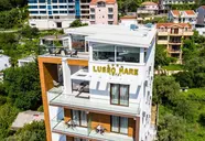 Lusso Mare by Aycon