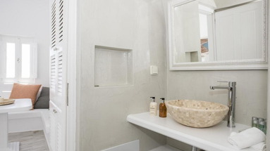 Luxury Aqua Suites Santorini