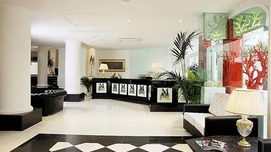 M Glamour