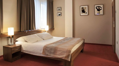 M - Hotel