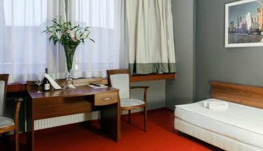 M - Hotel