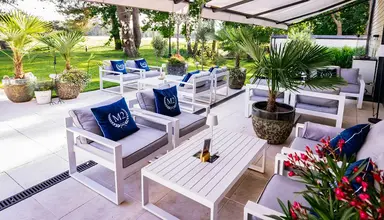 M2 Summer House