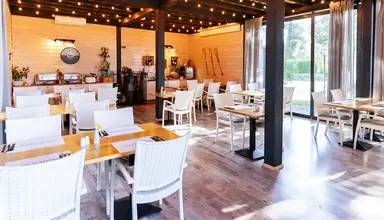 M2 Summer House